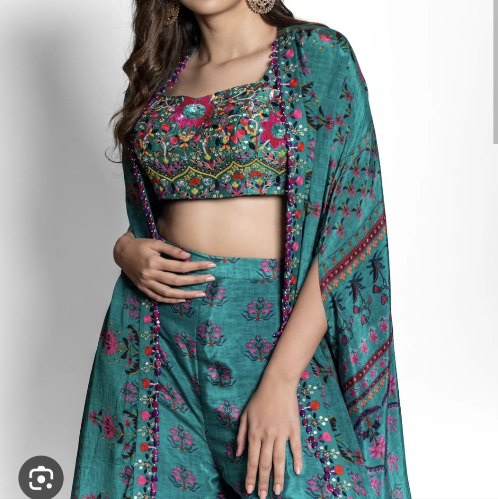 Juhi Bengani dhoti cape set